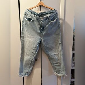 Good American The Weekender Denim Jean